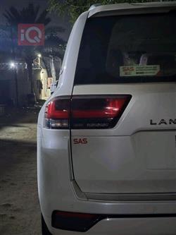 تۆیۆتا لاند کروزەر
